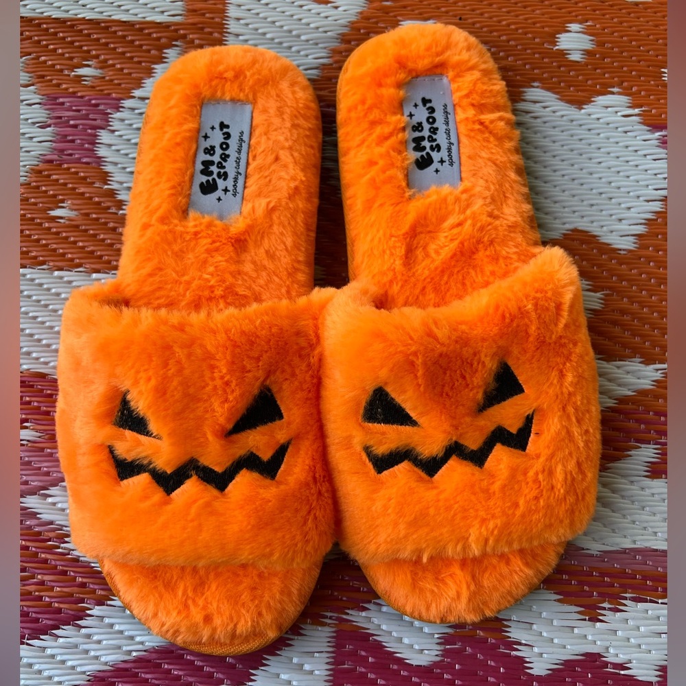 Em & Sprout Women’s Halloween Pumpkin Slippers Size 10